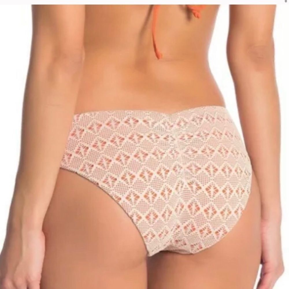 Becca swim bottoms Women’s Size Large Ruched Bikini Bottoms